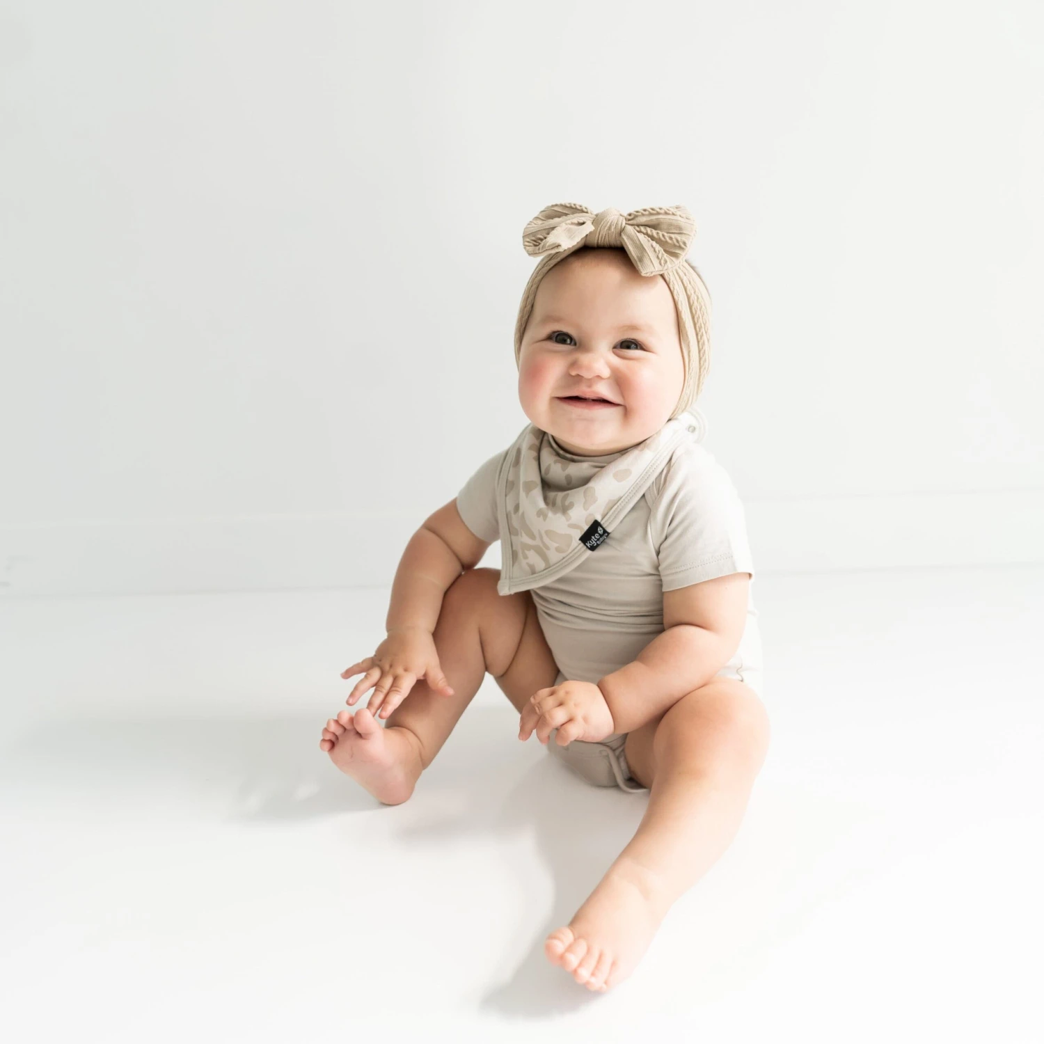 Bib In Oat Leopard 2 Bib In Oat Leopard - Image 2