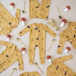 Long Sleeve Bubble Romper In Hufflepuff™ 9 Long Sleeve Bubble Romper In Hufflepuff™ -Kyte baby Store kyte baby long sleeve bubble romper long sleeve bubble romper in hufflepuff 32475840512111